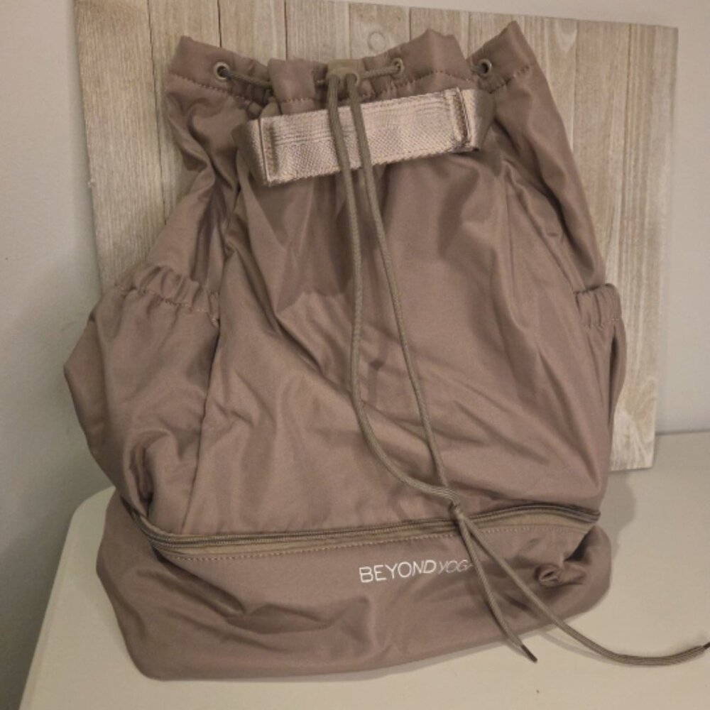 BEYOND YOGA Convertible Backpack Gym Bag Tote BIRCH (Taupe)